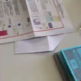 Savonese che vota all'estero: "Insieme al plico consolare i santini di due candidati"