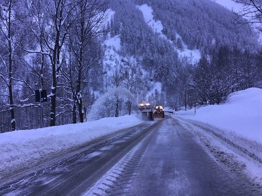Emergenza neve da nord a sud: Anas in azione per garantire la viabilità Emergenza neve da nord a sud: Anas in azione per garantire la viabilità