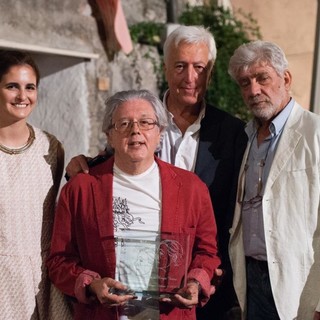 Stefano Delfino, al centro della foto