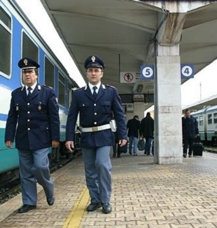 Stazione di Savona, trovato dalla Polfer un ragazzo scomparso da Milano Stazione di Savona, trovato dalla Polfer un ragazzo scomparso da Milano