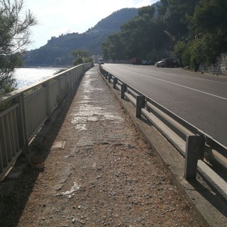 Ritardi alla nuova passeggiata di Varigotti. L’assessore Guzzi: “Non dipende da noi” (FOTOgallery)