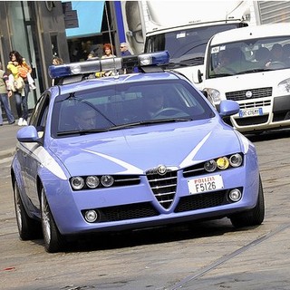 Savona, picchia e minaccia la convivente: arrestato