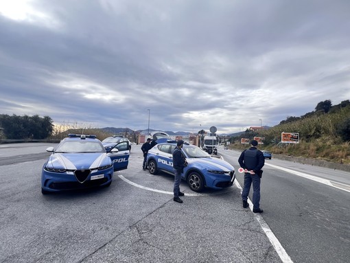 Savona, irruzione al S.E.R.D. e aggressione ai poliziotti: arrestato un 38enne Savona, irruzione al S.E.R.D. e aggressione ai poliziotti: arrestato un 38enne