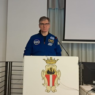 Savona, l'astronauta Nespoli incontra gli studenti: “Guardatevi dentro e capite le vostre passioni”(VIDEO) Savona, l'astronauta Nespoli incontra gli studenti: “Guardatevi dentro e capite le vostre passioni”(VIDEO)