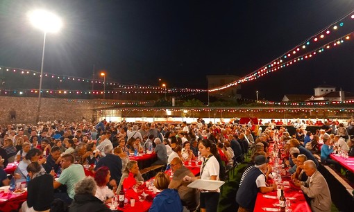 Il 23 settembre torna la cena benefica “Pietra su Pietra” a sostegno dei piccoli malati oncologici Il 23 settembre torna la cena benefica “Pietra su Pietra” a sostegno dei piccoli malati oncologici