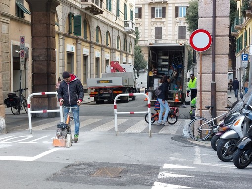 Pedonalizzazioni a Savona, via alla seconda fase: operai al lavoro in via Ratti (FOTO) Pedonalizzazioni a Savona, via alla seconda fase: operai al lavoro in via Ratti (FOTO)