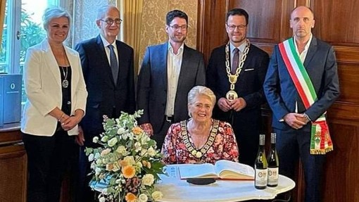 Anche una delegazione di Pietra Ligure alle celebrazioni per il 40° anniversario del gemellaggio fra Offenburg e Borehamwood (FOTO)