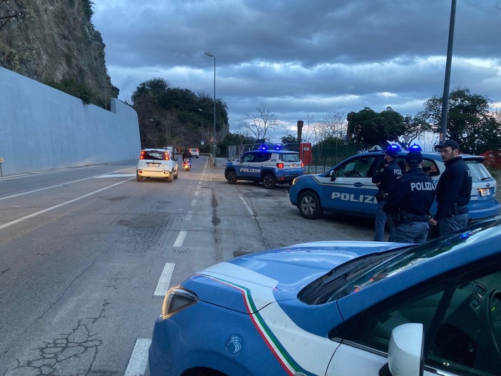 Savona, “beccato” mentre cedeva una dose di hashish in corso Tardy e Benech: in manette un 31enne Savona, “beccato” mentre cedeva una dose di hashish in corso Tardy e Benech: in manette un 31enne
