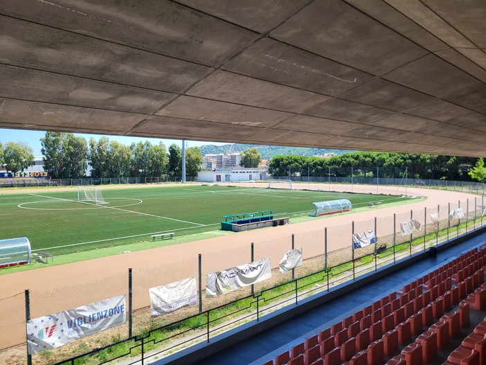 Restyling pista del Chittolina, aumentano di 154mila euro i lavori: dall'illuminazione per le partite in notturna alla sicurezza con una barriera protettiva Restyling pista del Chittolina, aumentano di 154mila euro i lavori: dall'illuminazione per le partite in notturna alla sicurezza con una barriera protettiva