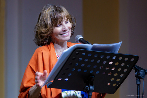 Teatro Pubblico Ligure ad Albisola: domenica 21 Patrizia Milani ne "Le sirene", stasera Paolo Rossi al Palasport