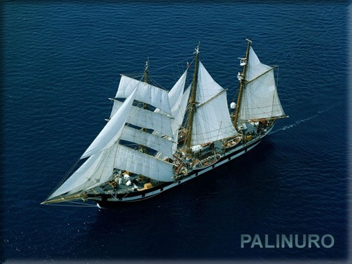 La nave scuola "Palinuro" appproda a Finale Ligure
