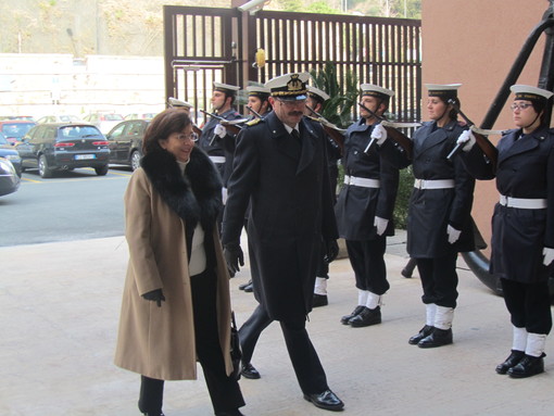 L’arrivo del Prefetto in Capitaneria L’arrivo del Prefetto in Capitaneria