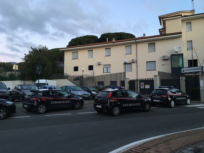 Ceriale, rovista nell'auto di un carabiniere: 31enne marocchino scoperto e arrestato dal militare fuori servizio