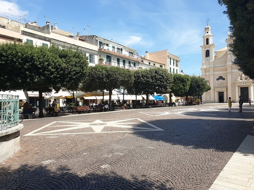 Pietra Ligure: stop al calcetto nelle piazze del centro Pietra Ligure: stop al calcetto nelle piazze del centro