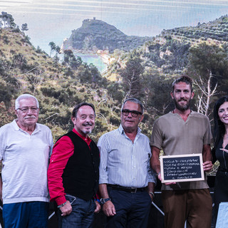 Palco Gourmet a Ceriale: il turismo outdoor si scrive sulla lavagna e il Cammino di San Martino diventa terapia