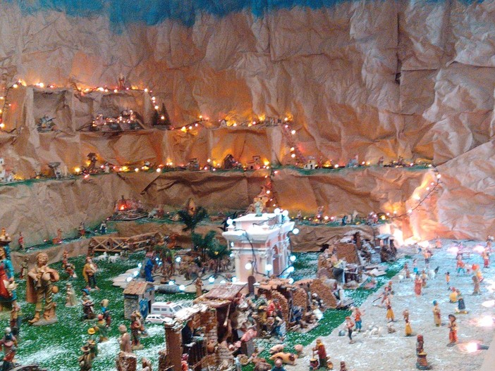 Torna il grande presepe della Croce Bianca di Finalmarina Torna il grande presepe della Croce Bianca di Finalmarina
