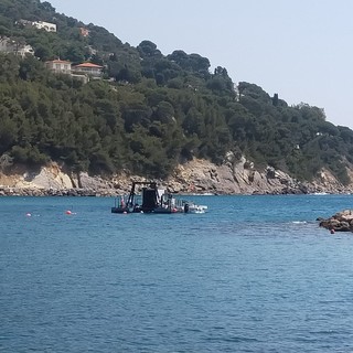 Andora, al via la sorbonatura al Porto: la sabbia dragata verrà utilizzata per i ripascimento delle spiagge comunali