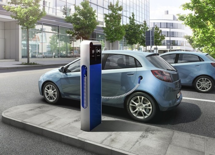 Savona verso la Smart City: entro l'estate 2016 saranno installati dieci distributori di energia per auto elettriche