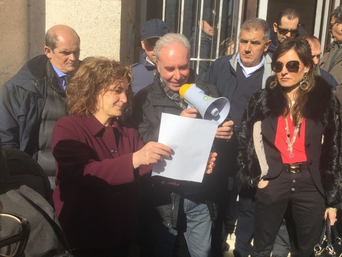 Tpl ai privati, lieve fumata bianca nell'incontro in Prefettura. Il servizio ritorna attivo intorno alle 17.00