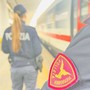 Sale sul regionale senza biglietto, si rifiuta di scendere e aggredisce a pugni un poliziotto della Polfer. Arrestato Sale sul regionale senza biglietto, si rifiuta di scendere e aggredisce a pugni un poliziotto della Polfer. Arrestato