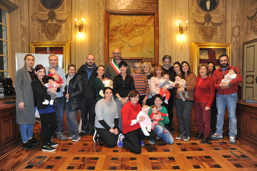 Il Comune di Finale aderisce a "Benvenuto neonato", iniziativa benefica a cura delle "Amiche della pigotta"