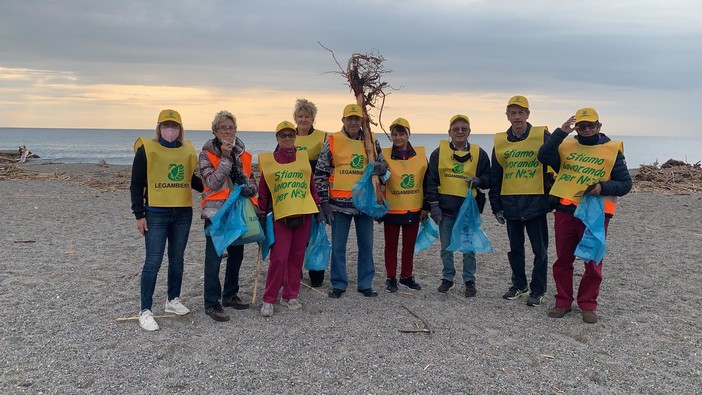 “Puliamo il mondo” a Pietra Ligure: "Insieme a Legambiente per raccogliere la plastica sulle nostre spiagge e salvaguardare l’ambiente e il mare" (FOTO)