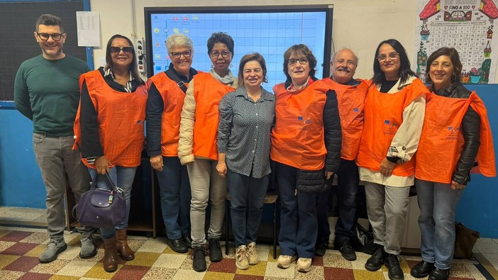 Albenga, torna il Piedibus: due percorsi a piedi per accompagnare i bambini a scuola Albenga, torna il Piedibus: due percorsi a piedi per accompagnare i bambini a scuola