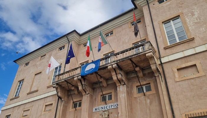 Loano, al via le gare per le spiagge. Il sindaco: "Vogliamo governare il litorale con regole chiare"