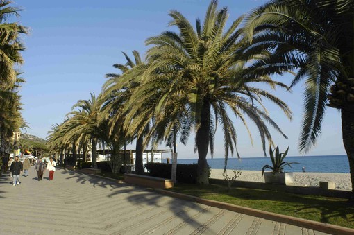 Raccolta differenziata con l'Ecostop a Finale: i complimenti di un cittadino