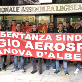 Piaggio Aerospace, presidio dei lavoratori davanti al Consiglio Regionale: "Situazione in stallo" (Video)