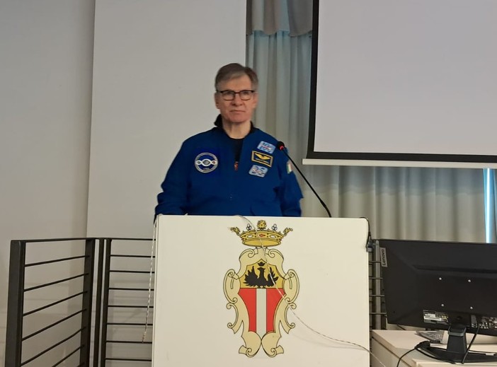 Savona, l'astronauta Nespoli incontra gli studenti: “Guardatevi dentro e capite le vostre passioni”(VIDEO)
