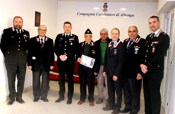 Premiati i carabinieri che hanno concluso la carriera ad Albenga (FOTO)