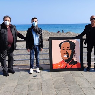"Artemuta", i negozi di Loano diventano una galleria d'arte: "Oggi per essere commercianti bisogna essere degli artisti" (FOTO e VIDEO)