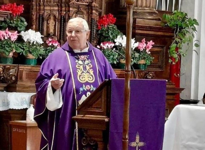 Loano saluta padre Enzo Canozzi, sacerdote della chiesa di Santa Maria Immacolata