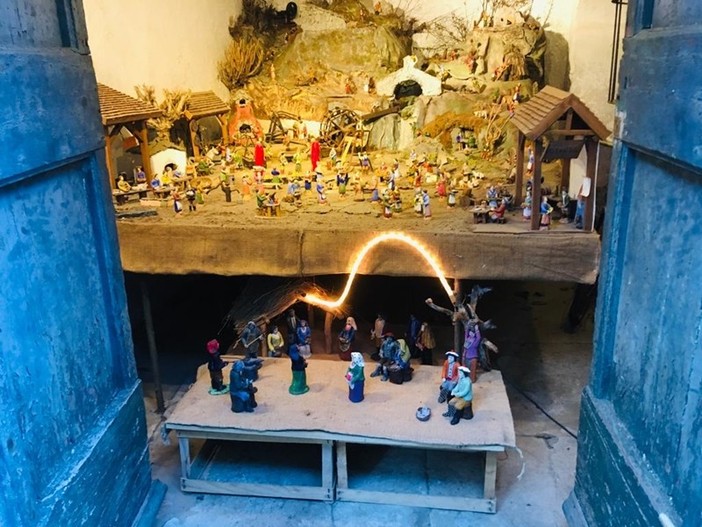 A Sassello la 14° edizione dei presepi "dietro la finestra" A Sassello la 14° edizione dei presepi "dietro la finestra"