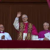 Arriva l'"Habemus papam". Il nuovo Papa è lo statunitense Prevost con il nome di Leone XIV Arriva l'"Habemus papam". Il nuovo Papa è lo statunitense Prevost con il nome di Leone XIV