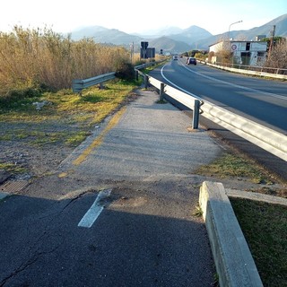 Pista ciclabile ad Albenga, Distilo: “Non capisco il senso”. l’Amministrazione replica: “Per una città più sicura, inclusiva e sostenibile”