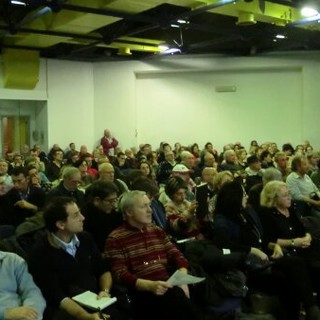 Varazze, successo di pubblico per la lezione su "Rifiuti Zero"