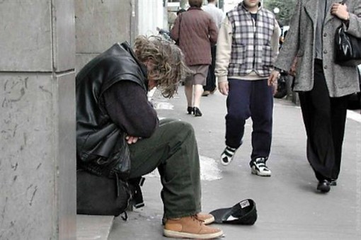 "Liberiamo Albenga da zingari e questuanti" l'appello in Consiglio Comunale "Liberiamo Albenga da zingari e questuanti" l'appello in Consiglio Comunale