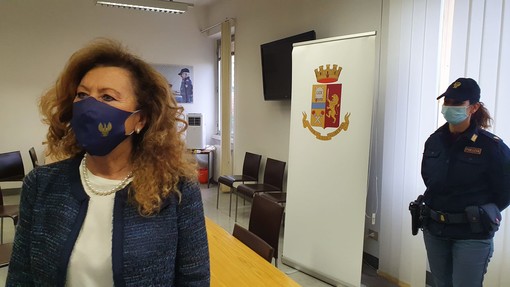 Il Questore Giannina Roatta saluta Savona con emozione: “Anni complicati, affrontati con grande impegno. Sempre al servizio dei cittadini, ispirano il nostro lavoro” Il Questore Giannina Roatta saluta Savona con emozione: “Anni complicati, affrontati con grande impegno. Sempre al servizio dei cittadini, ispirano il nostro lavoro”