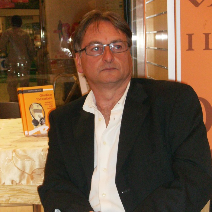 Spotorno: lo scrittore savonese Centazzo chiude il ciclo di incontri “Bibliotè” Spotorno: lo scrittore savonese Centazzo chiude il ciclo di incontri “Bibliotè”