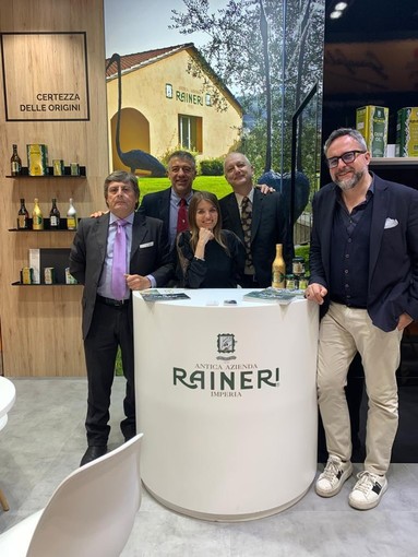 L’azienda Raineri spa di Chiusanico protagonista alla fiera milanese "Tuttofood", con le sue eccellenze L’azienda Raineri spa di Chiusanico protagonista alla fiera milanese "Tuttofood", con le sue eccellenze