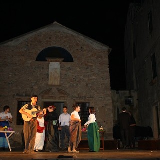 Ragazzi sul palco del...Festival mercoledì 8 luglio ore 21