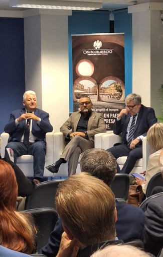 Anche l'assessore Ripamonti all’incontro organizzato da Fida Commercio a Savona: "Regione al fianco delle imprese dell’area di crisi complessa valbormidese"