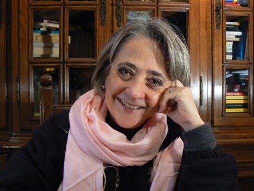 Cristina Rava torna a Borgio Verezzi per presentare il suo ultimo libro "Il pozzo della discordia" Cristina Rava torna a Borgio Verezzi per presentare il suo ultimo libro "Il pozzo della discordia"