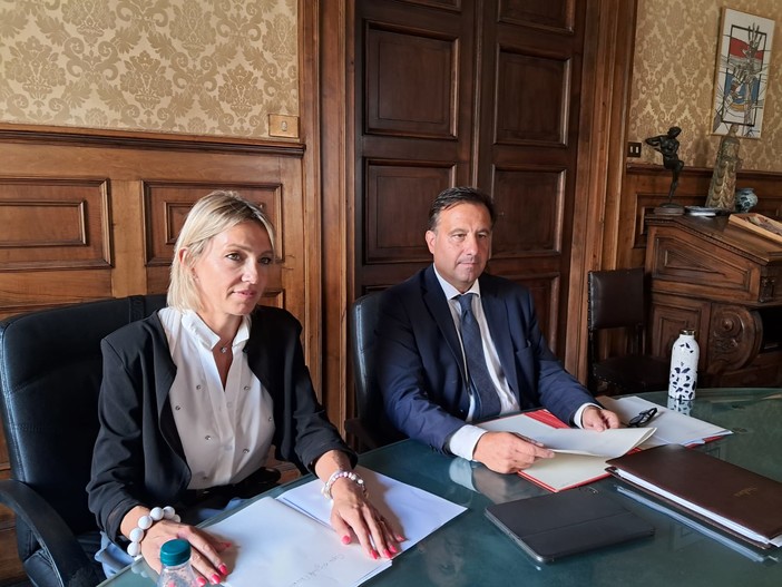 Savona, la vicesindaco Di Padova confermata in Comune. Il Sindaco: "Fatto grave ma non possiamo dimenticare le tue qualità di amministratrice, di donna e di madre" Savona, la vicesindaco Di Padova confermata in Comune. Il Sindaco: "Fatto grave ma non possiamo dimenticare le tue qualità di amministratrice, di donna e di madre"