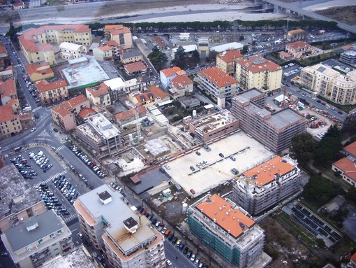 Albenga, polo scolastico diocesano: scoperti resti di edificio di età romana con oltre 30 anfore Albenga, polo scolastico diocesano: scoperti resti di edificio di età romana con oltre 30 anfore