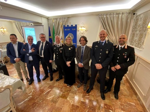"Lotta alla mafia: l'attività dell'arma dei carabinieri contro la criminalità organizzata": successo per la serata del Rotary Club Varazze Riviera del Beigua (FOTO) "Lotta alla mafia: l'attività dell'arma dei carabinieri contro la criminalità organizzata": successo per la serata del Rotary Club Varazze Riviera del Beigua (FOTO)