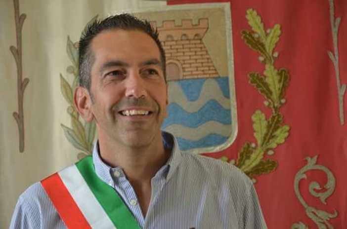 Bimbo colpito da cassonetto, individuato il responsabile. Il sindaco di Bergeggi: "I carabinieri hanno dimostrato professionalità e sensibilità" Bimbo colpito da cassonetto, individuato il responsabile. Il sindaco di Bergeggi: "I carabinieri hanno dimostrato professionalità e sensibilità"