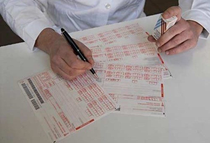 Abolito superticket su ricette per gli under 18, Toti e Viale: "Liguria sostiene bambini e famiglie"